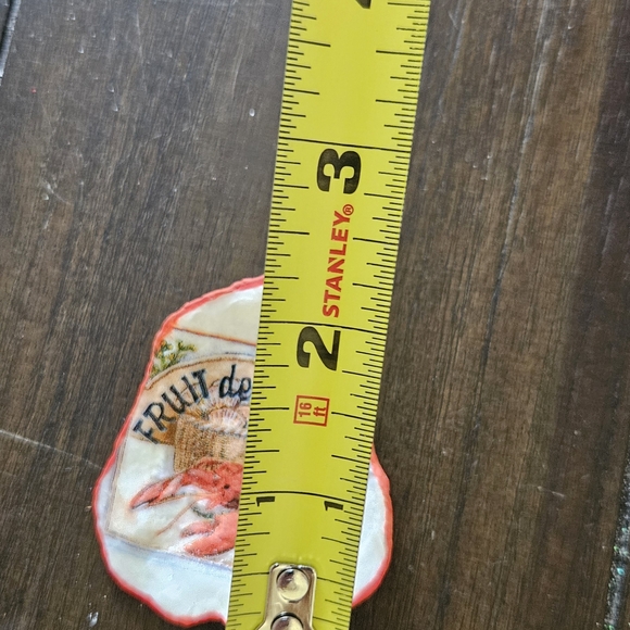 Red Lobster Decor on Shell - Picture 4 of 4